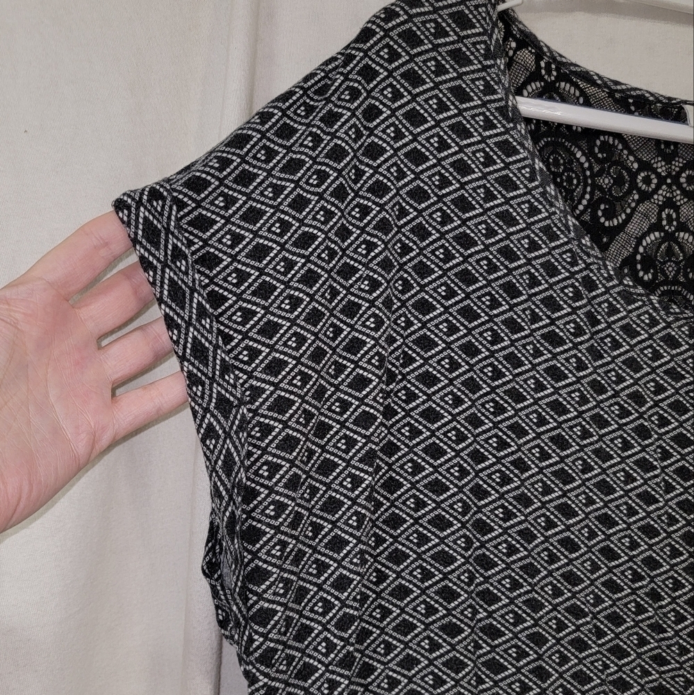 Cato Black and White Relaxed Bateau Cuffed Sleeve Top Size 22/24W - Picture 6 of 10